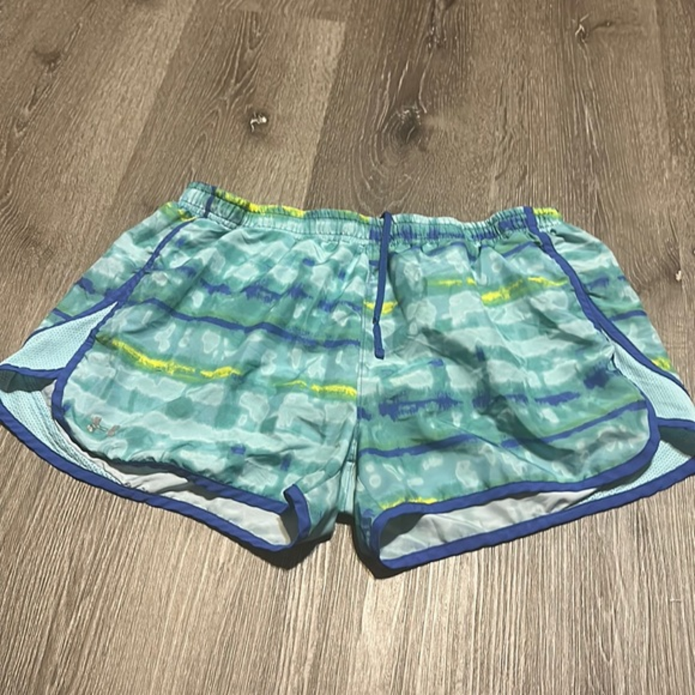 Tie-dye looking under armor, athletic‎ shorts